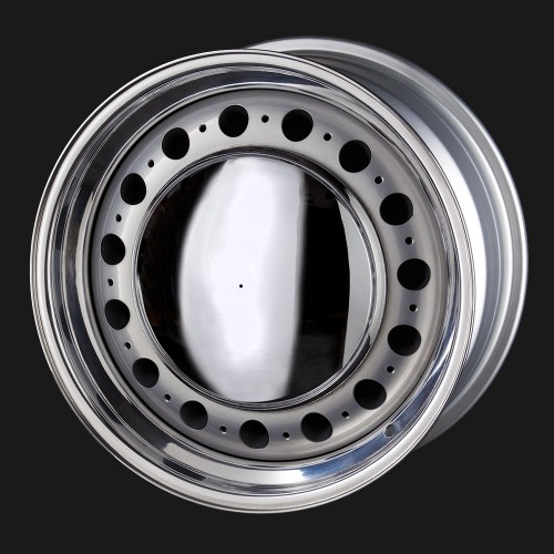 Alloy Wheels with Chrome Hubcaps for Classic Jaguar