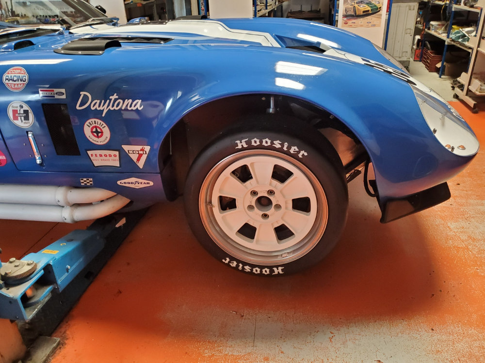 Bespoke 18" billet wheels, inspired by the legendary Daytona FIA race wheels. Made by Image Wheels for Pro V8 in France.