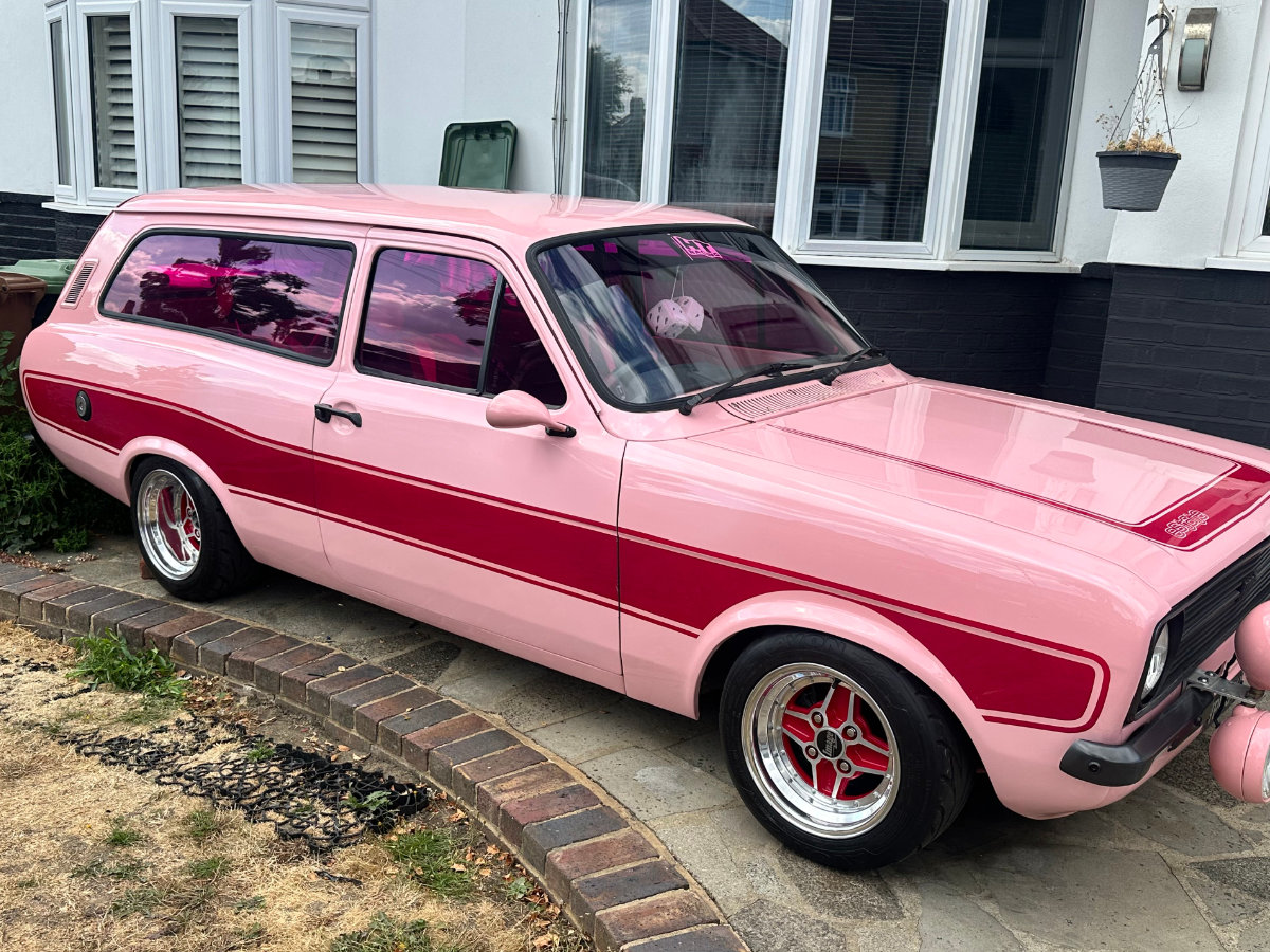 Image Wheels RS4 Custom Alloy Wheels for a 1970s Ford Escort Estate
