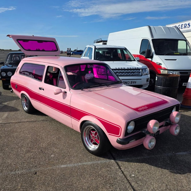 Image Wheels RS4 Custom Alloy Wheels for a 1970s Ford Escort Estate